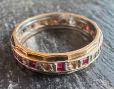 9CT GOLD ANTIQUE DIAMOND & RUBY ETERNITY RING - SIZE P 1/2
