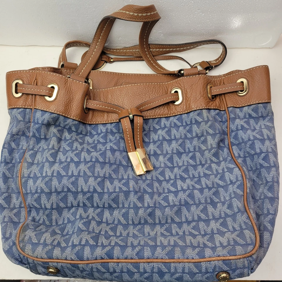 Bolso de Mano Michael Kors Marina Grande con Cordón (Caqui Oscuro) Foto 2 de 4