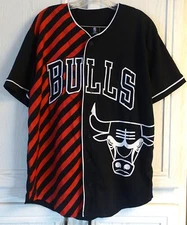 NBA Chicago Bulls Mens Button Up Baseball Style Shirt Jersey UNK AOP Medium NWT