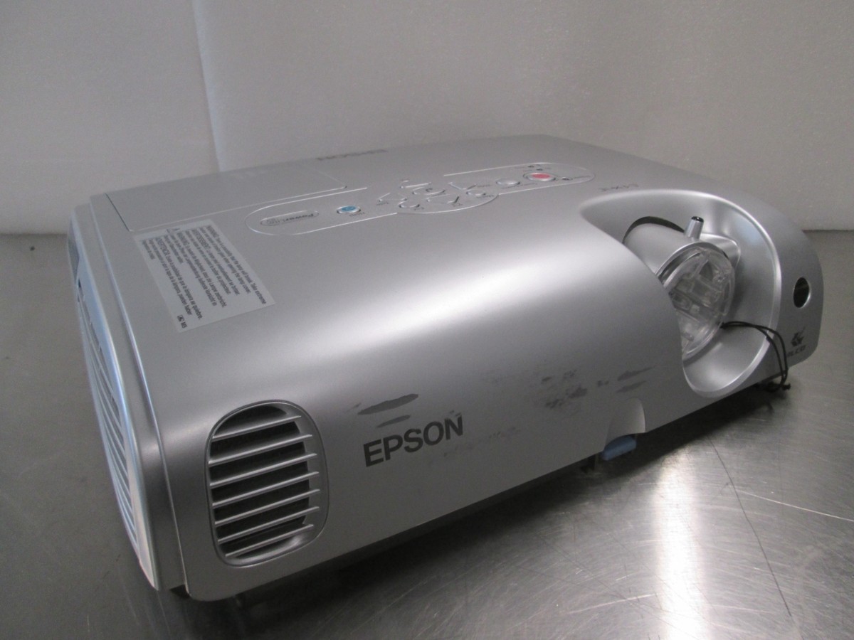 EPSON プロジェクター　EMP-S3 値下げ中 Epson Model: EMP-S3, LCD projector 100-240v, 50/60Hz 2.2-1.0