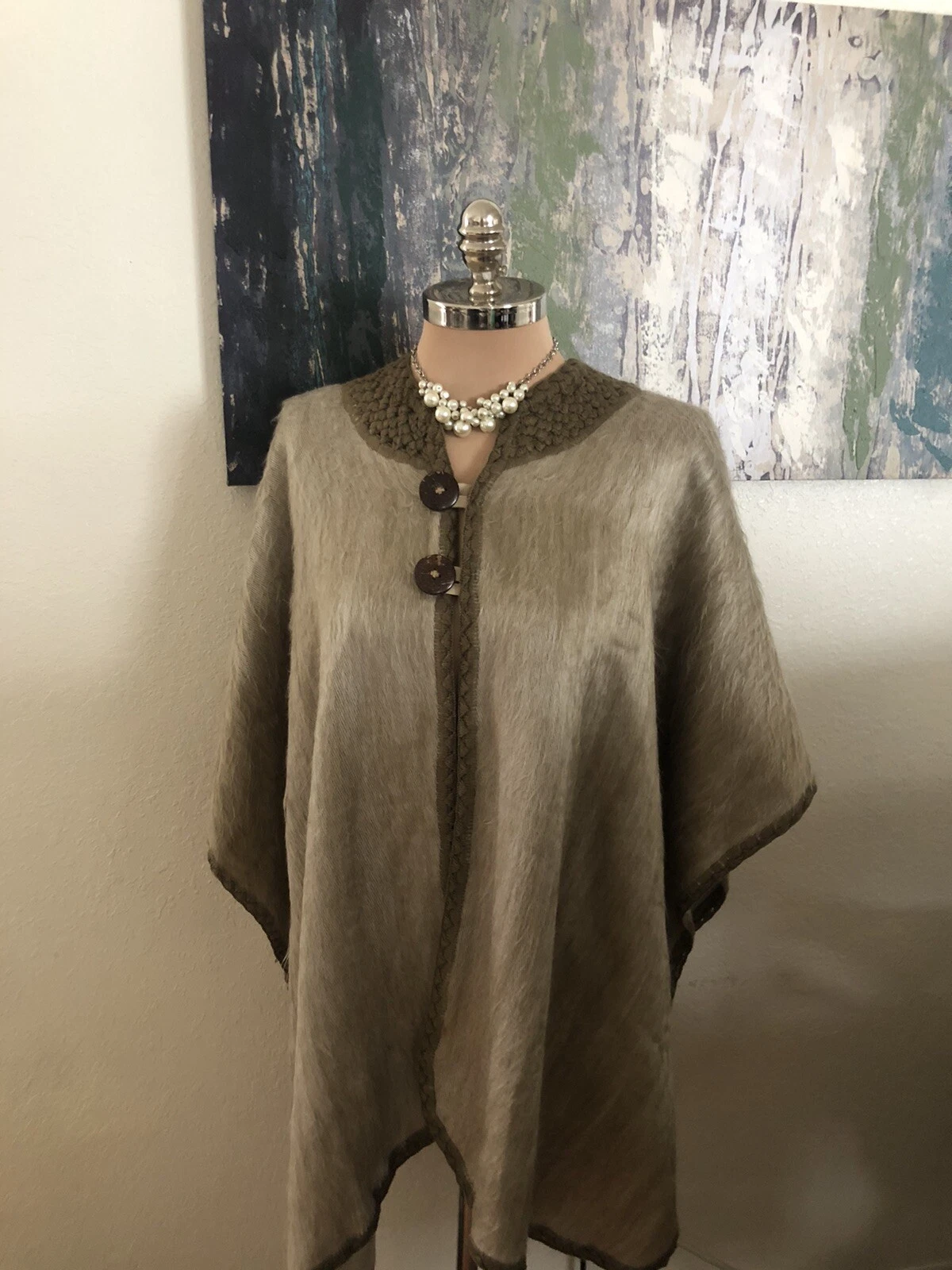 Shupaca Alpaca Two Button Cape Poncho Taupe One Size Beautiful!