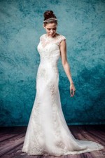 Bridal Sheath Dress Size US-8, Off-White Color  Ivory 