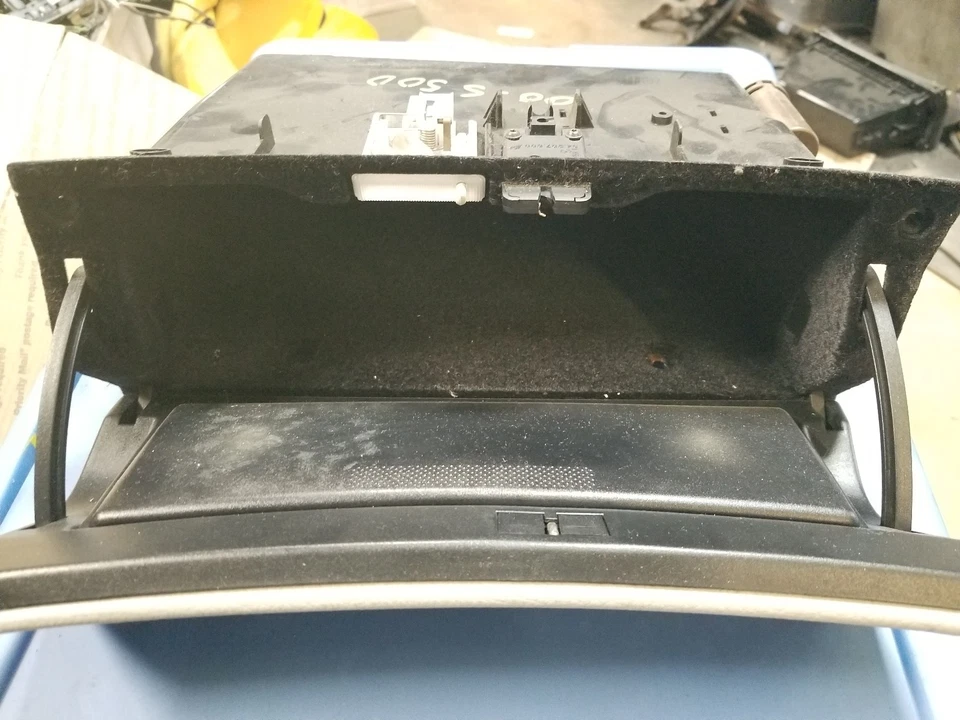 1999 00 01 2002 2003 2004 2005 2006 MERCEDES-BENZ W220 S430 S500 GUANTERA GRIS Foto 2 de 3