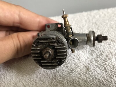 PET O S 099 Model Aircraft Engine Japan Circa 1959 FOR SPARES