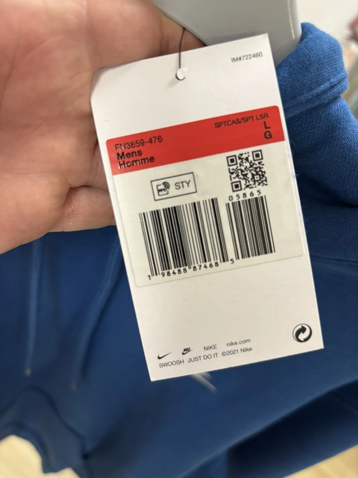 Sweat Nike homme bleu à capuche – Taille L – Neuf avec étiquette - Photo 2/3