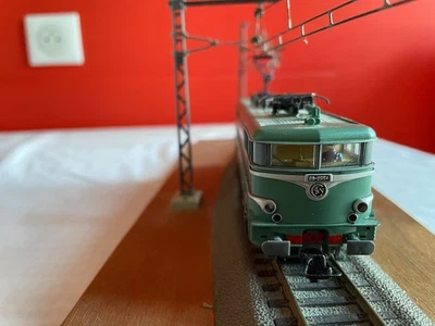 Locomotive electrique BB série 9300 SNCF Roco - Modélisme