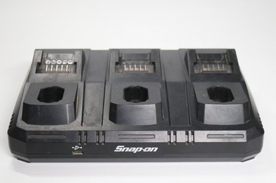 Snap-on CTC123 Multi-Bay 14v / 18v Lithium Battery Charging Station Charger