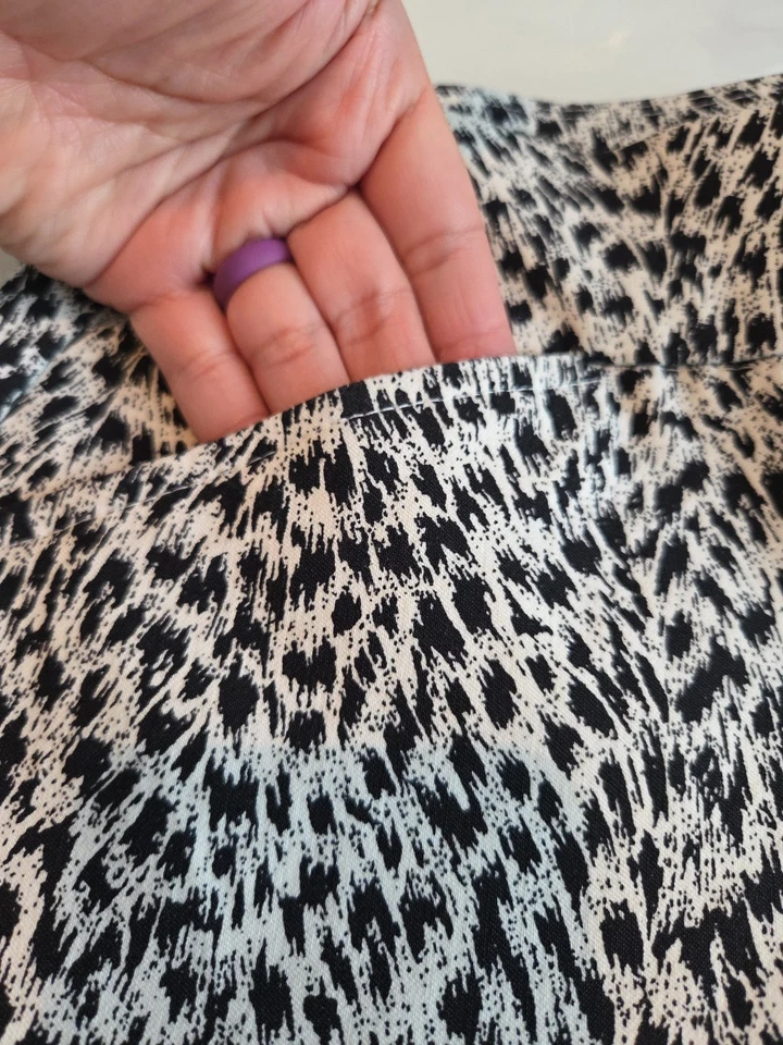 Pantalones Cortos Catherine Malandrino Mujer Negro Blanco Estampado Pequeño Pequeño Cómodo Elastizados Foto 4 de 4