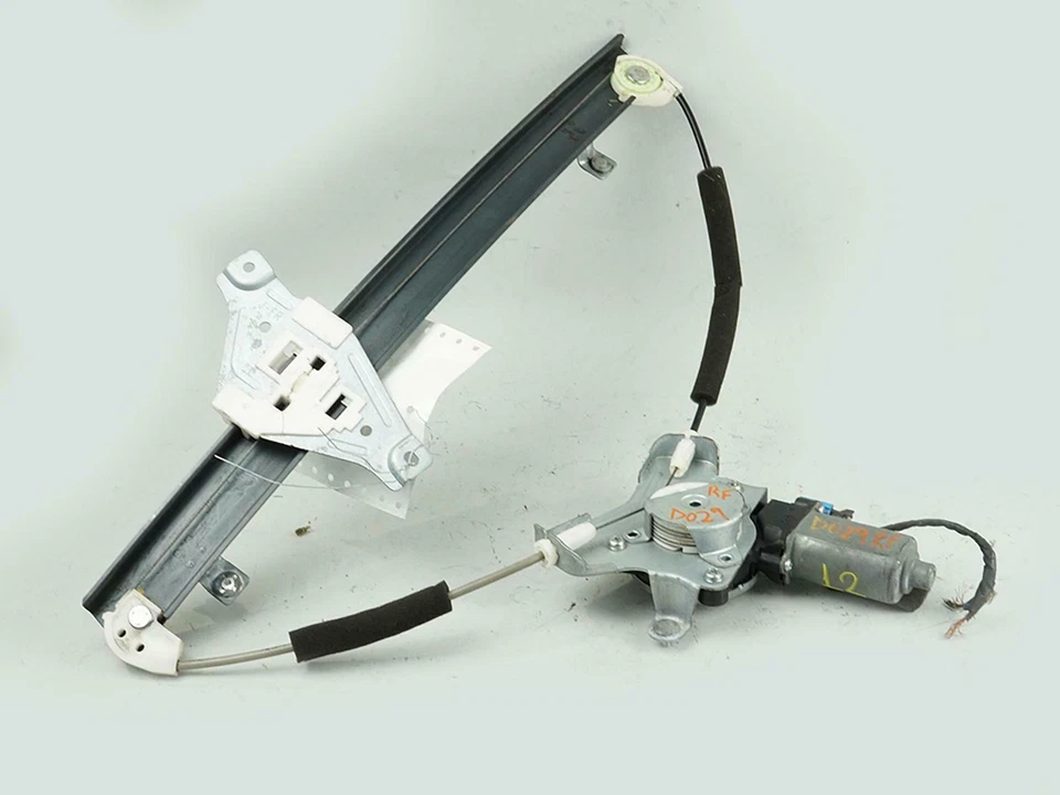 2004 - 2008 Suzuki Forenza Window Regulator Motor Door Front Right Passenger - Image 4 of 4