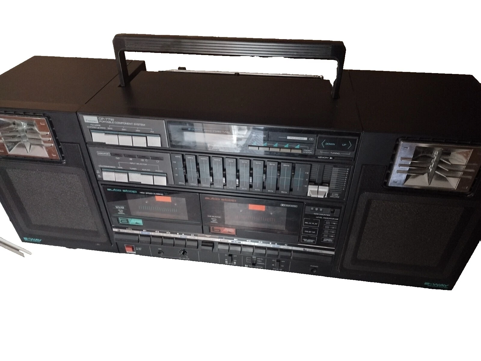 Estéreos y radiocasetes portátiles Sansui