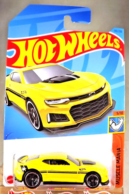 2023 Hot Wheels #135 Muscle Mania 5/10 2017 CAMARO ZL1 Yellow w/Black Pr5 Spokes