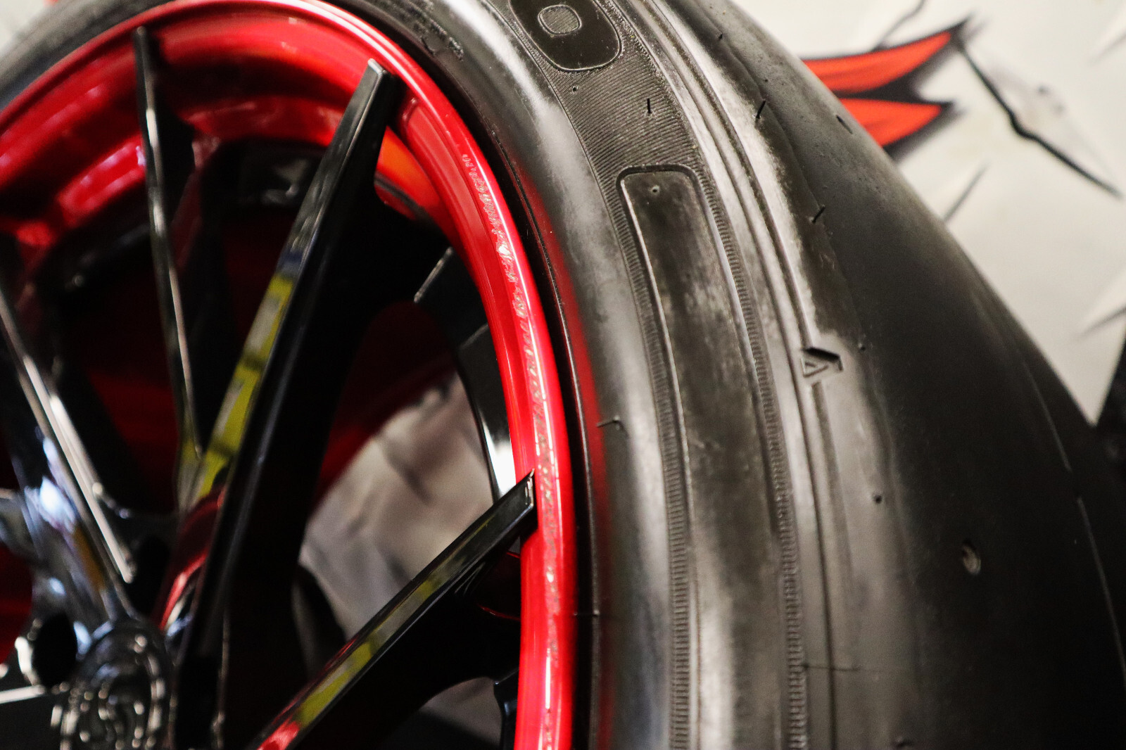 USED STAGGERED 20' 2-PIECE SIGNATURE SV 307S  WHEELS & TIRES AUDI R/8 HURACAN