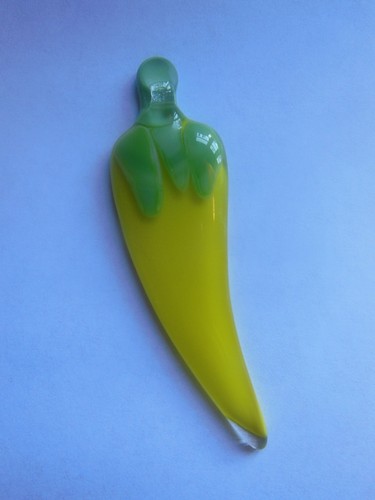 chillis in glass to hang in kitchen etc. 24 chillis beautiful gift keyrings too. - Picture 8 of 26