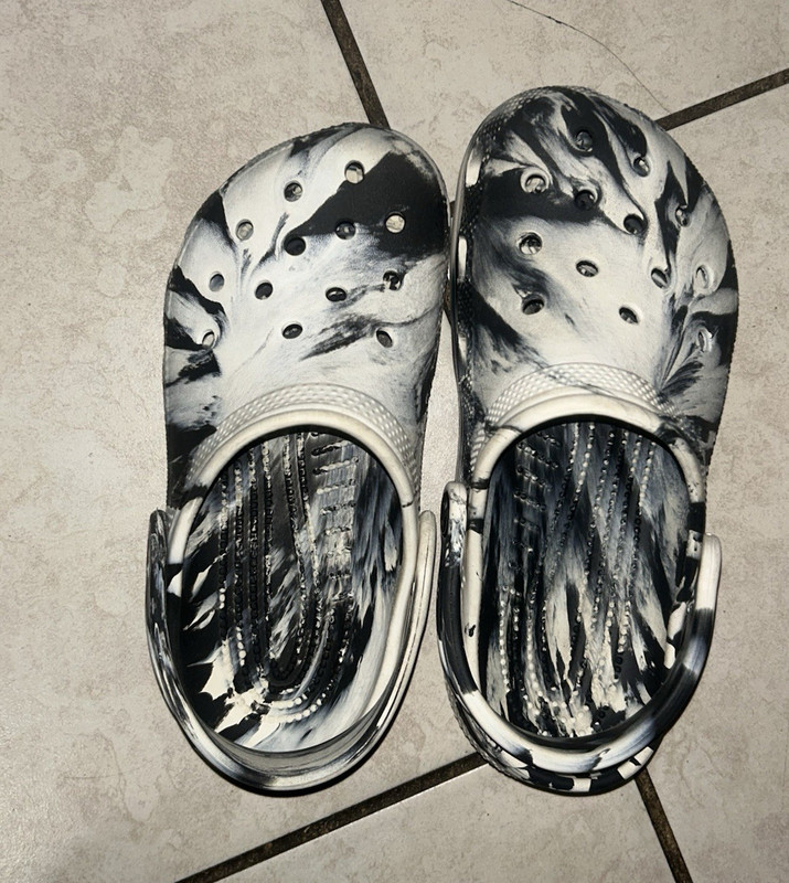 Size 3 / Crocs Classic Clog Kids C7 White/Black Graphic Slip-On Sandal w/ Strap