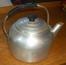 VINTAGE 40s-50s DECO ALUMINUM PRISCILLA WARE 5 QUART WATER KETTLE & LID CLASSIC