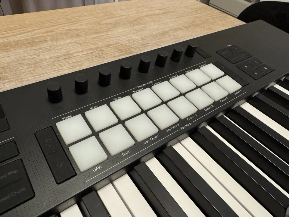 Novation Launchkey 61 MK4 61 Key USB MIDI DAW Keyboard Controller - Image 3 of 4