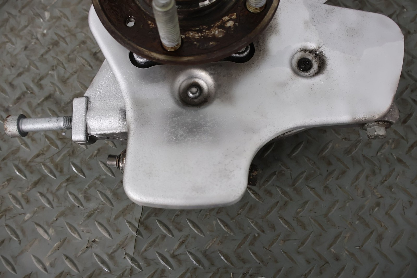 2009 Aston Martin V8 Vantage Rear Left LH Spindle Knuckle W/ Hub (61K Miles)