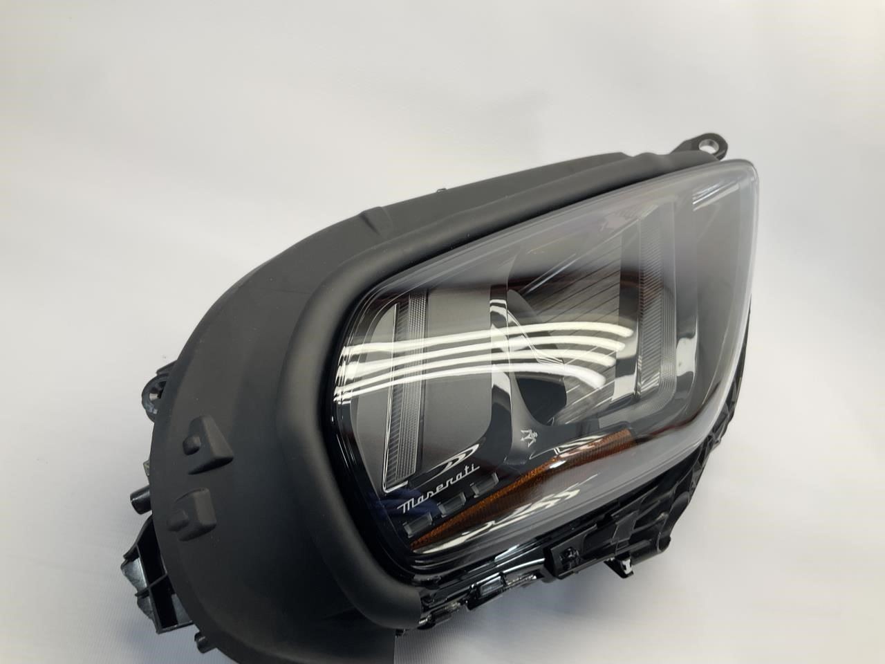 24 2024 Maserati GranTurismo M189 Front Right Passenger Headlight LED T