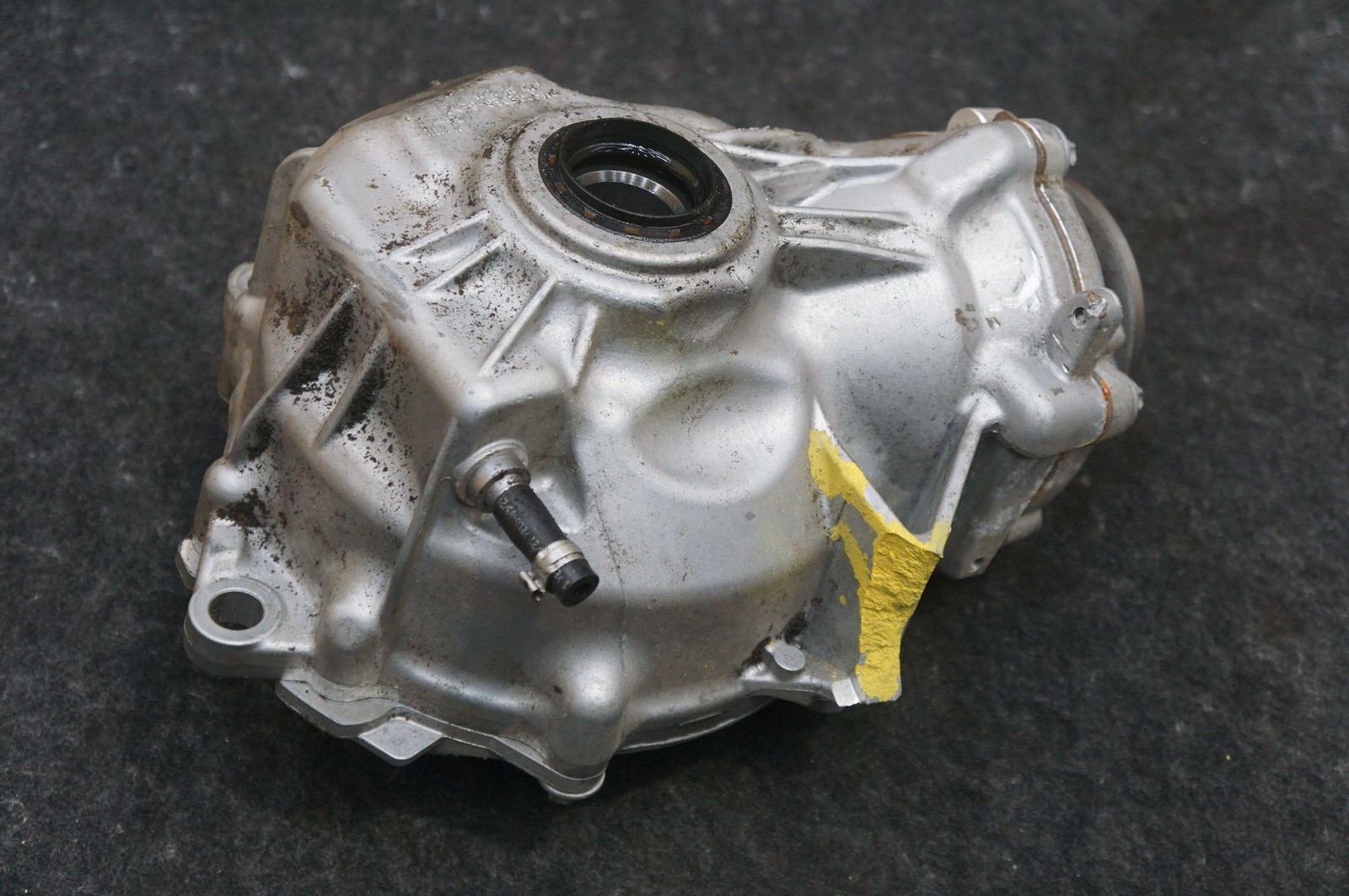 Front Axle Differential Carrier OEM 2213353400 Aston Martin Dbx 707 2023 *Note*