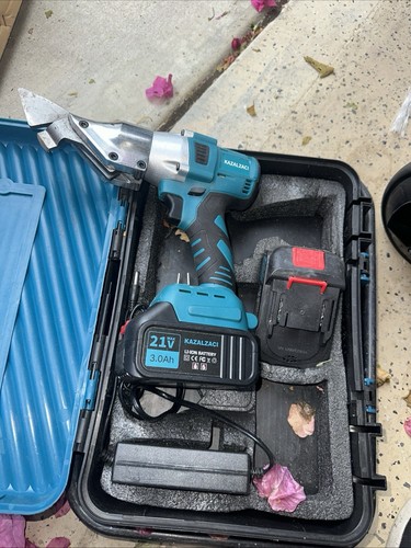 Cordless Electric Metal Shear 360° Swivel Head, Battery-Power Sheet Metal Broken - Picture 5 of 8