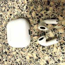 Apple AirPods 4 (ANC)