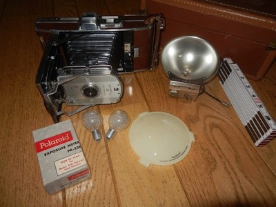 *AS IS* Polaroid Speedliner Land Camera Model 95B w/ Case Bulbs Accessories
