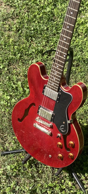 Epiphone Dot Semi-Hollow Electric Guitar Red 6 String Maple Body Right-Handed