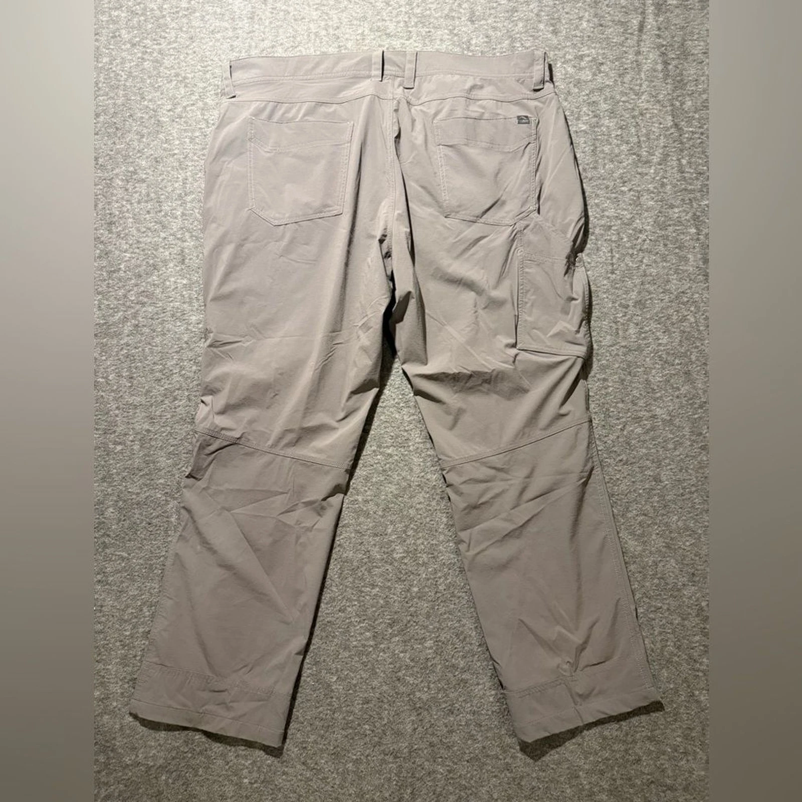 LL Bean No Fly Zone Performance Pants mens 42x30 gray light repelling stretch