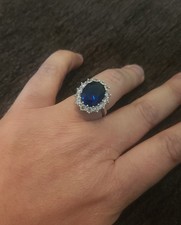 STERLING SILVER CLEAR STONE BLUE STONE STATEMENT RING SIZE 7 - 6 grams