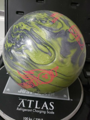 10-Pound Brunswick Strike King Bowling Ball Purple//Pink Pearl