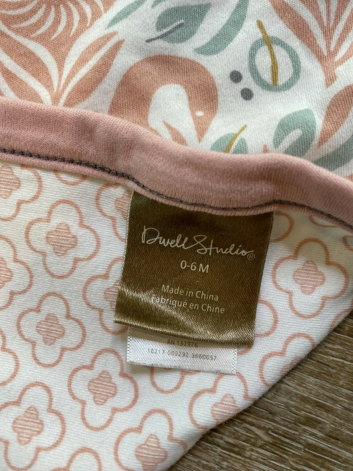 Cobertor de bebê Dwell Studio boêmio pavão estampa floral dupla face 100% algodão - Imagem 3 de 4