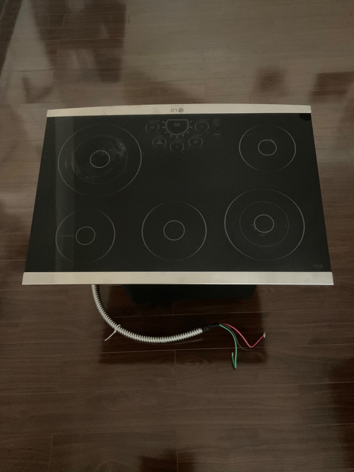 LG STUDIO LSCE305ST 30 in. Radiant Electric Cooktop in Black And