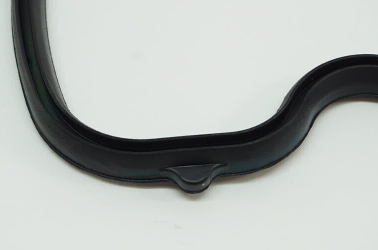 2 Valve Cover Gasket Set ( L & R) for Mercedes - Victor Reinz