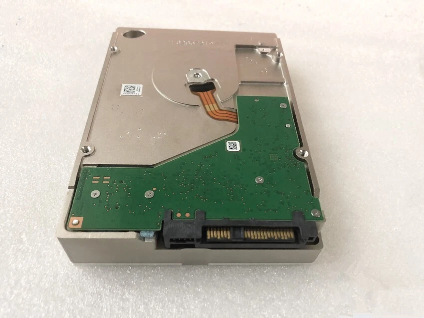 YF87J DELL 10TB 7.2k 12Gb/s NL SAS 3.5in 512e HDD 0YF87J ST10000NM0256 - Image 3 of 4