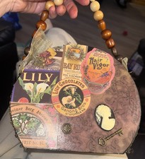 Vintage wood carrying case/purse