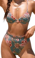Cupshe SET Women’s Size XS Underwire Eucalyptus Floral Top Matching Ruffle Trim