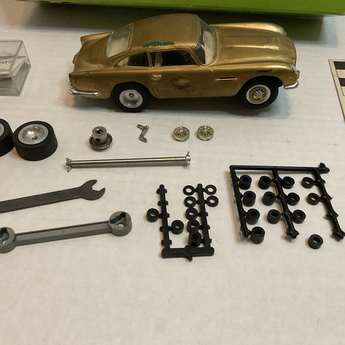 1965 Revell Aston Martin DB-5 SP-510X Slot Car 1:32 Complete Running 007 Bond - Picture 4 of 18