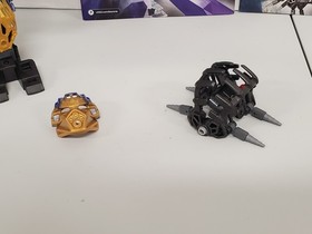 LEGO Bionicle 71309 Onua Uniter of Earth w/ Terak Creature 71304 w/ Manuals