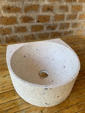 HANDGEMACHTES BADWASCHBECKEN AUS MARMOR- UND GLASGRANIT 