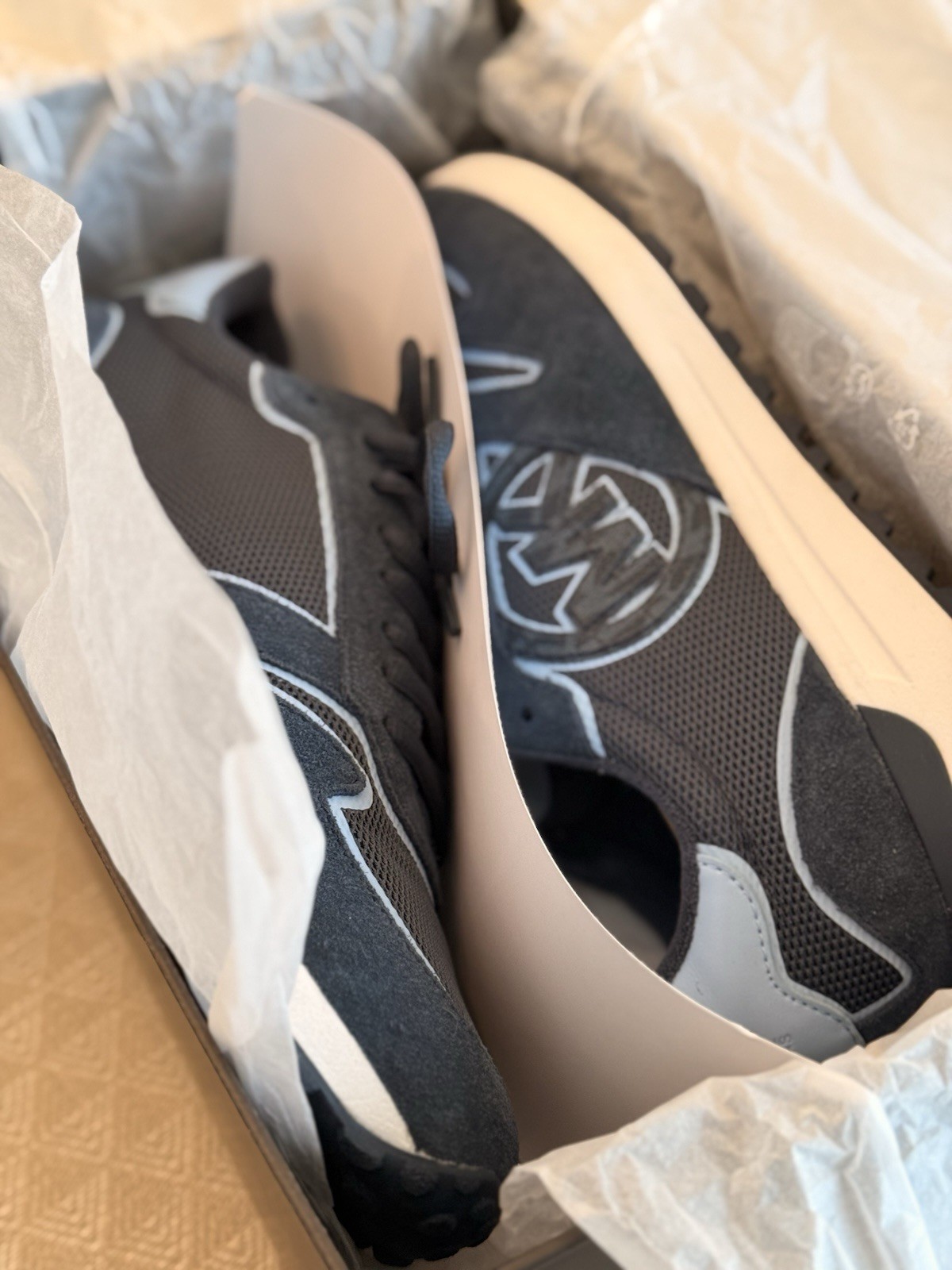 Michael Kors Men’s Dax Trainer Suede Navy Blue Size 10.5 New In Box Never Worn thumbnail 9