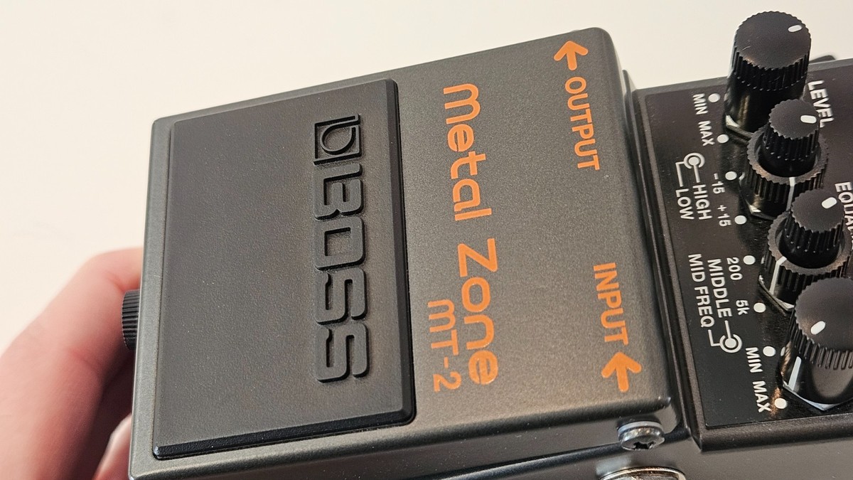 Boss MT-2 Metal Zone Distortion Guitar Effects Pedal | eBay