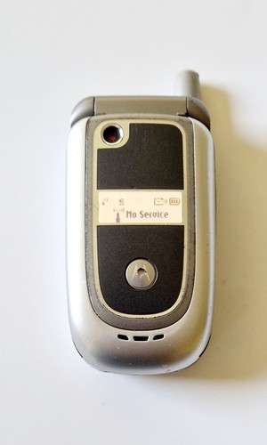 Motorola V235 Classic (Virgin Mobile) Retro Flip Phone In Good Condition - Picture 8 of 10