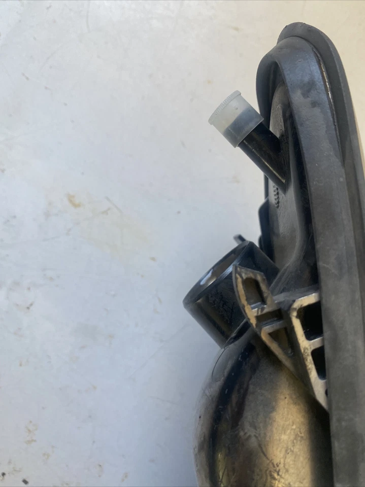 Luz de esquina intermitente SAAB 9-3 1998-03 lado del conductor (izquierda) marca OEM VALEO Foto 4 de 4