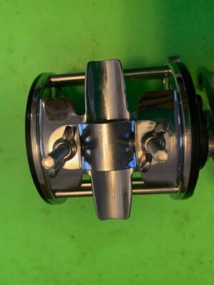 VINTAGE PENN LEVELINE NO. 350 FISHING REEL WITH THE ORIGINAL BLUE