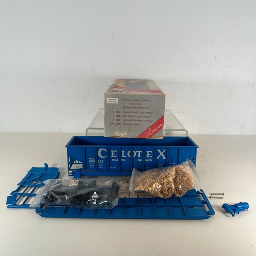 Kit de tolva para astillas de madera acanalada Weaver 1110 O Celotex NFCX 660055 azul 36' con carga | Zustand: Used