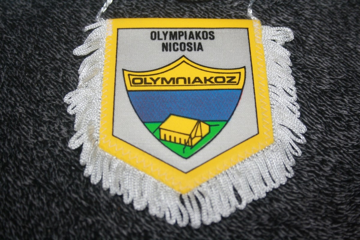 Fanion Vintage Olympiakos Nicosia - Collection Football Soccer - Pennant Wimpel