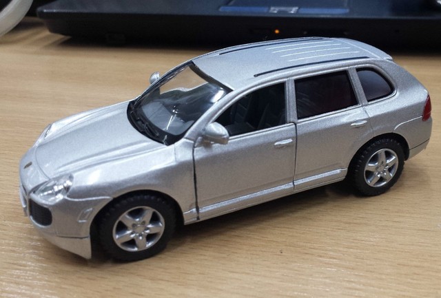 porsche cayenne toy