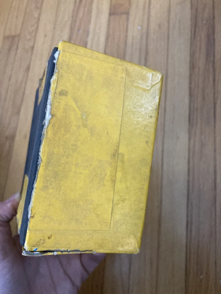 vintage Kodak AZO f5 single Weight 2”x100 ft Darkroom Paper, 1972 EMPTY box ONLY - Image 4 of 4