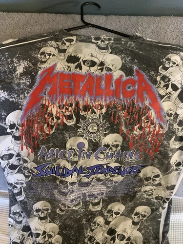 METALLICA Binge and Purge Tour Concert T-shirt~ 1990s vintage concert t-shirt, vintage, size XL, single stitch, B+ condition