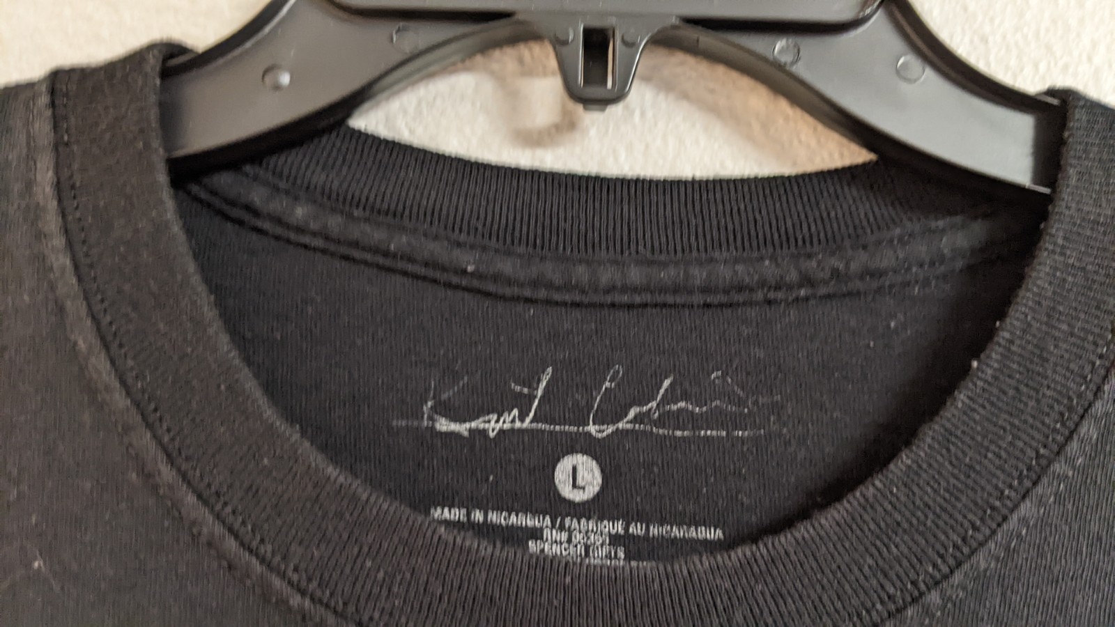 KURT COBAIN Black Graphic T-Shirt Converse Shoes Sunglasses Spencers Gifts LG thumbnail 3